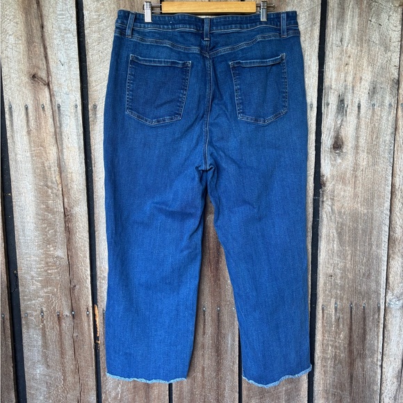 Chico’s High Rise Straight Leg Jeans Women’s Size 18R (3.5R) Raw Hem Blue Denim - Picture 2 of 6